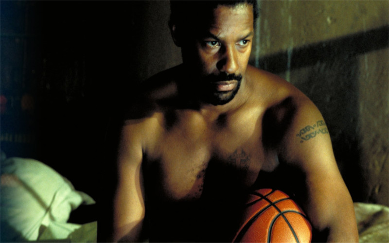 Denzel Washington in the basketball movie He Got Game (1998)