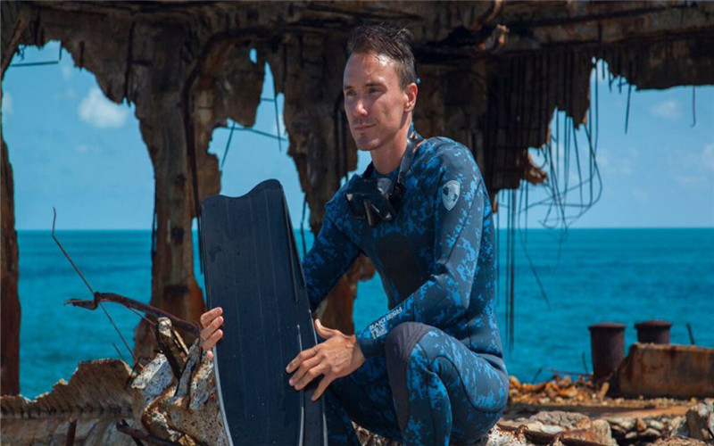 Rob Stewart directs the shark documentary in Sharkwater Extinction.